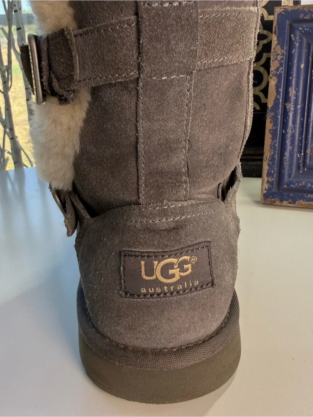 UGG Girls Gray “Maddi” Suede/Sheepskin Triple Buckle Mid-Calf Boots Sz 4